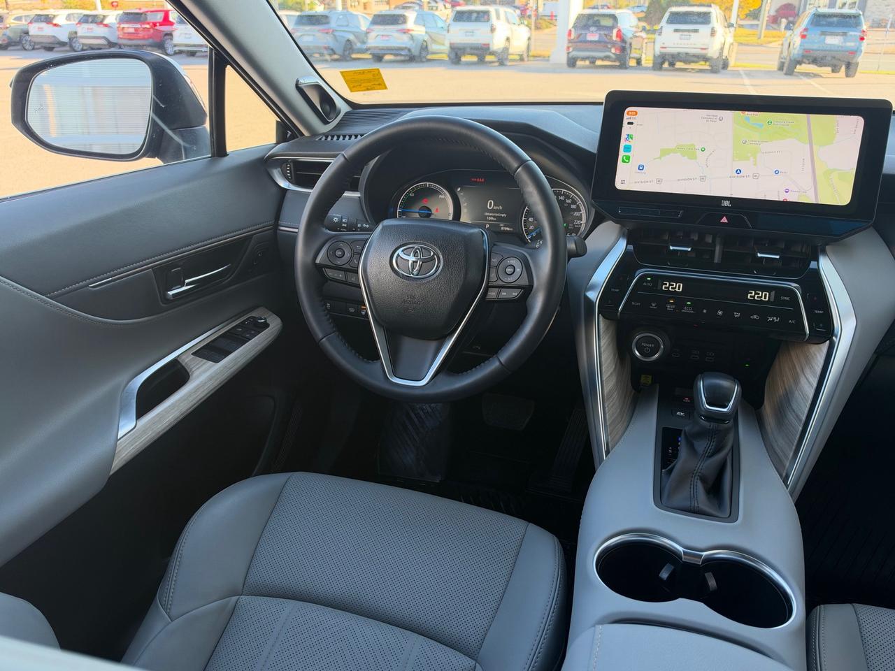 2023 Toyota Venza XLE-ONE OWNER-BOUGHT+SERVICED HERE! Photo