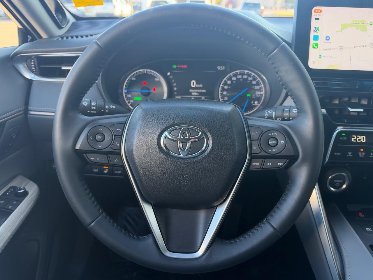 2023 Toyota Venza XLE-ONE OWNER-BOUGHT+SERVICED HERE! Photo