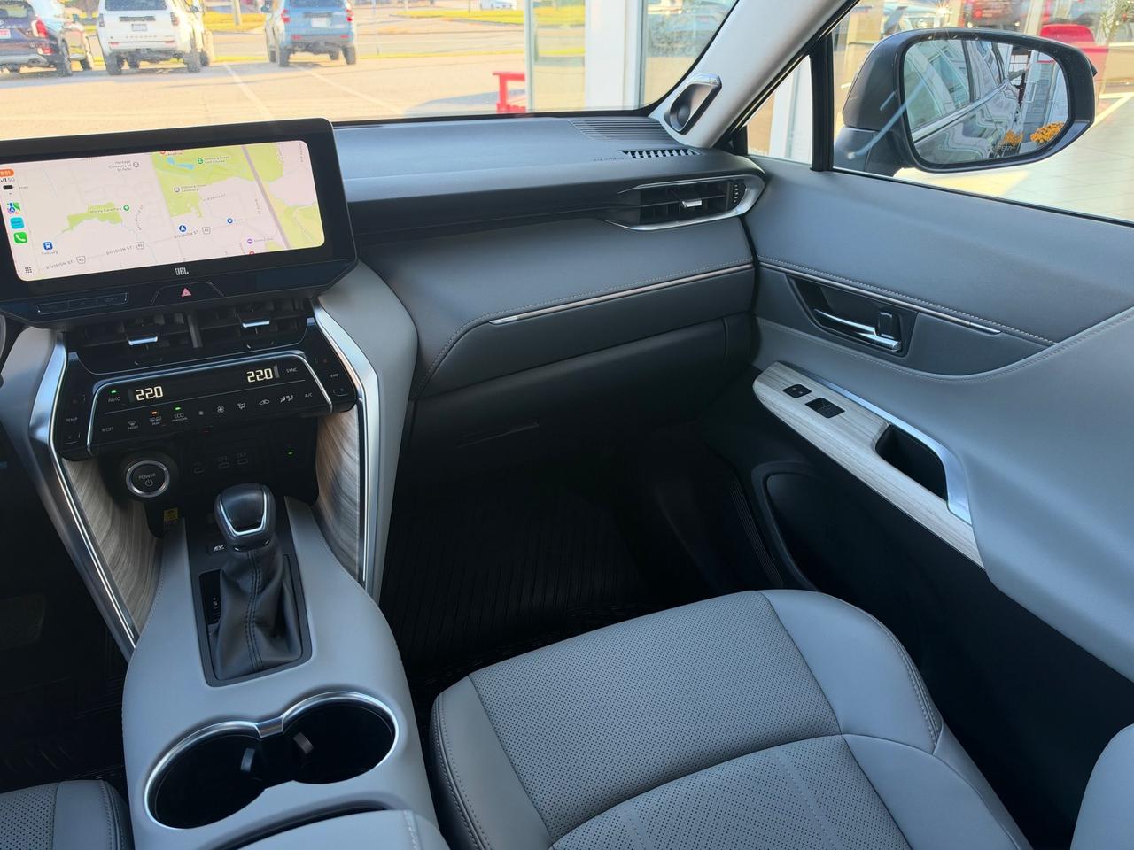 2023 Toyota Venza XLE-ONE OWNER-BOUGHT+SERVICED HERE! Photo