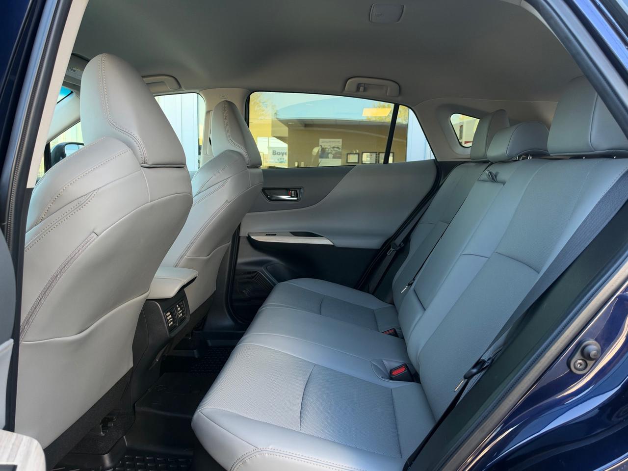 2023 Toyota Venza XLE-ONE OWNER-BOUGHT+SERVICED HERE! Photo