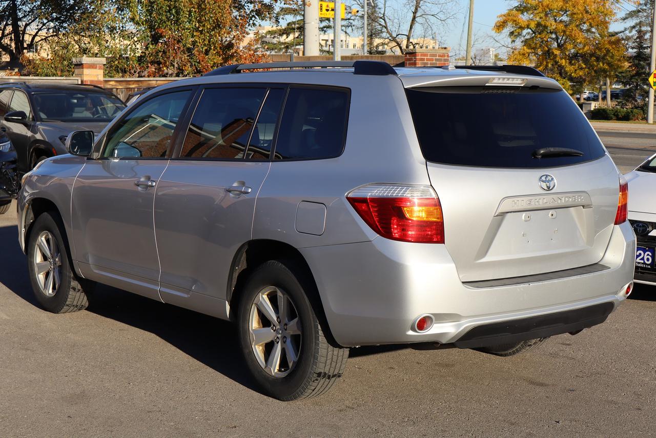 2010 Toyota Highlander BASE Photo