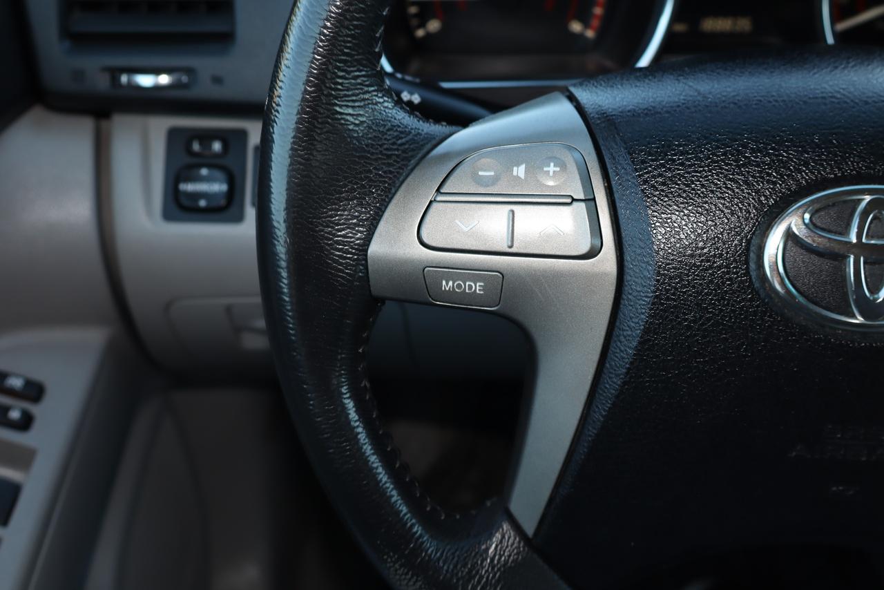2010 Toyota Highlander BASE Photo