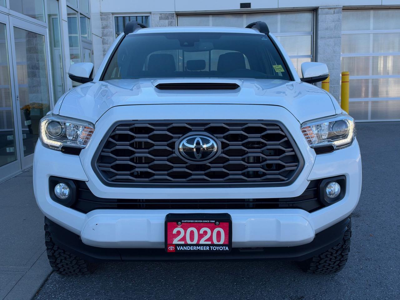 2020 Toyota Tacoma TRD SPORT-DLR SERVICED+CLEAN CARFAX! Photo2