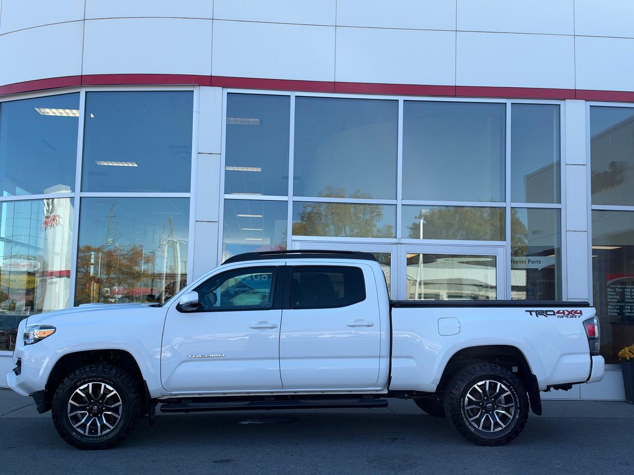 2020 Toyota Tacoma TRD SPORT-DLR SERVICED+CLEAN CARFAX! Photo