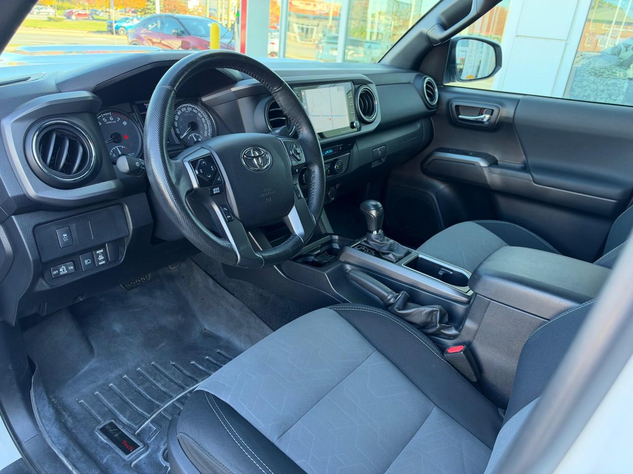 2020 Toyota Tacoma TRD SPORT-DLR SERVICED+CLEAN CARFAX! Photo