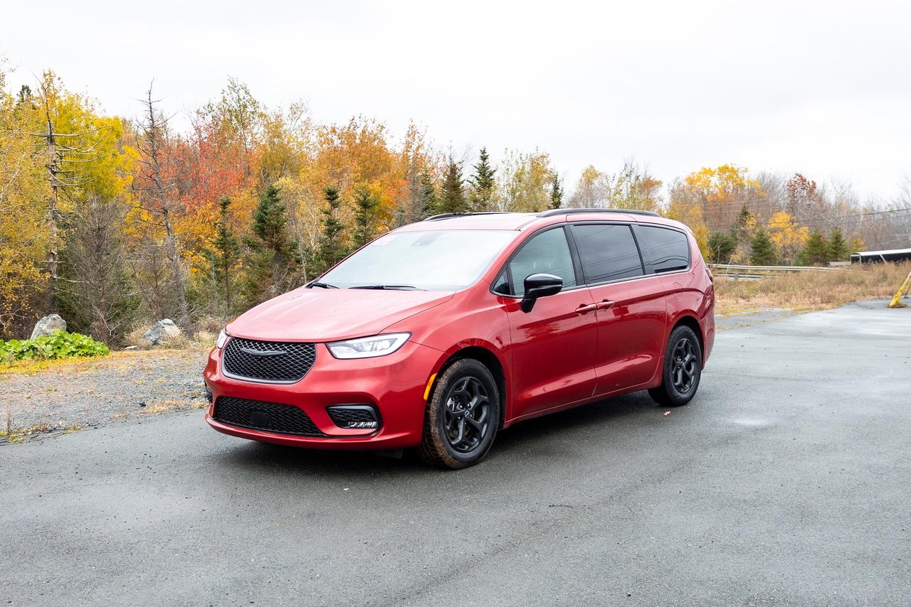2025 Chrysler Pacifica Limited FWD