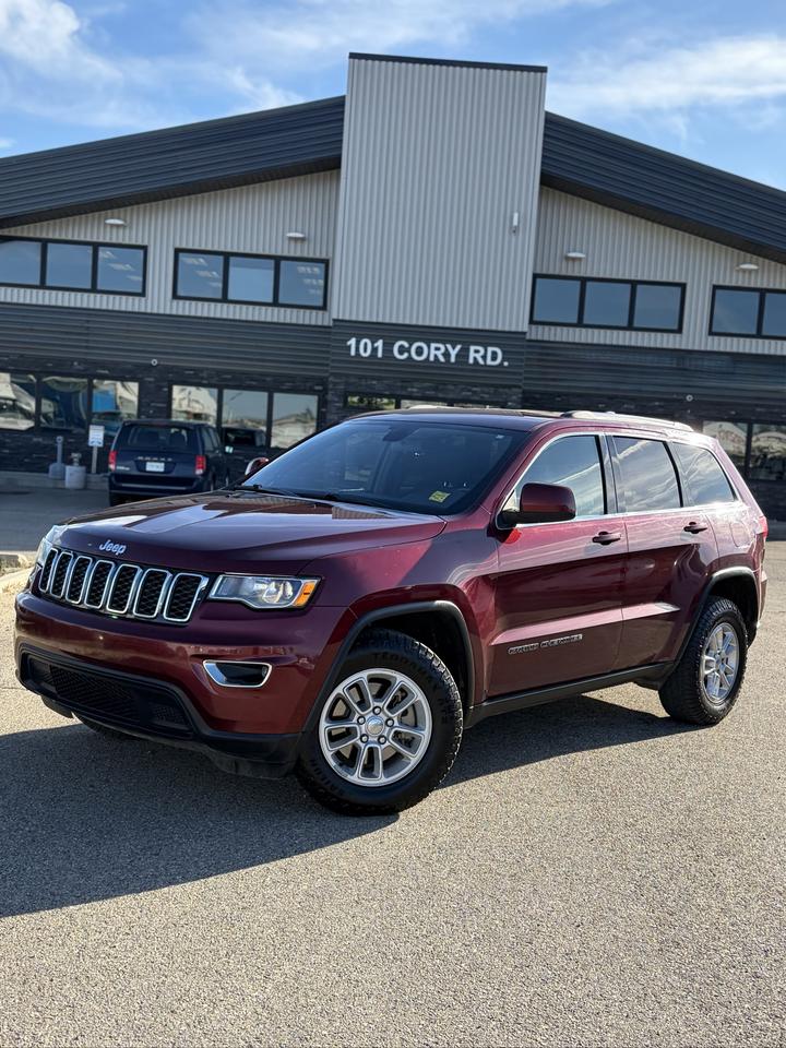 2018 Jeep Grand Cherokee Laredo - Photo #2