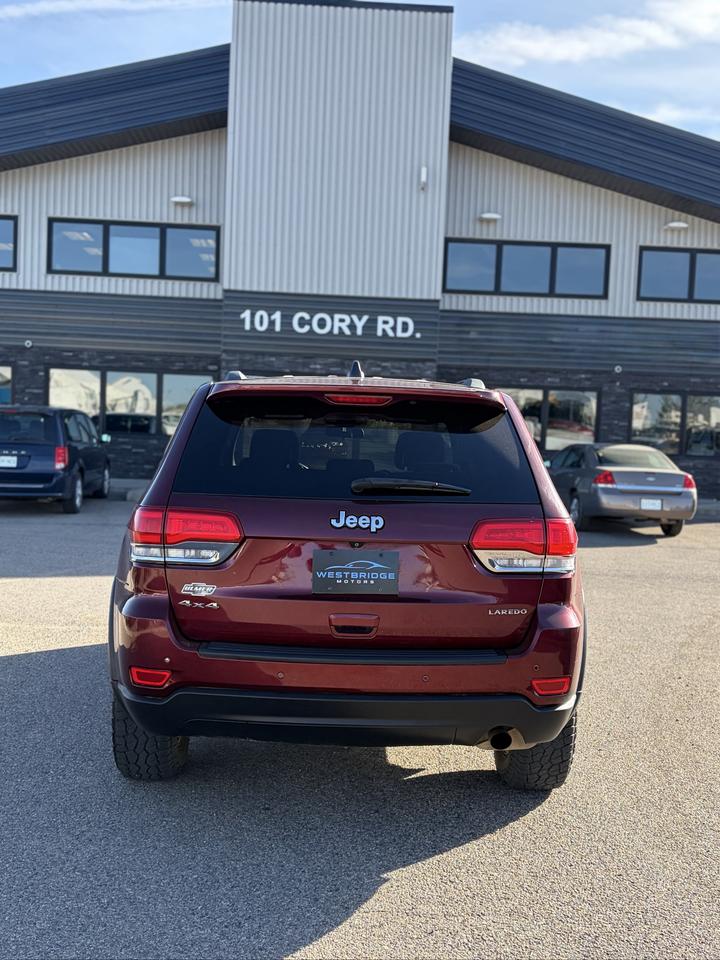 2018 Jeep Grand Cherokee Laredo - Photo #4