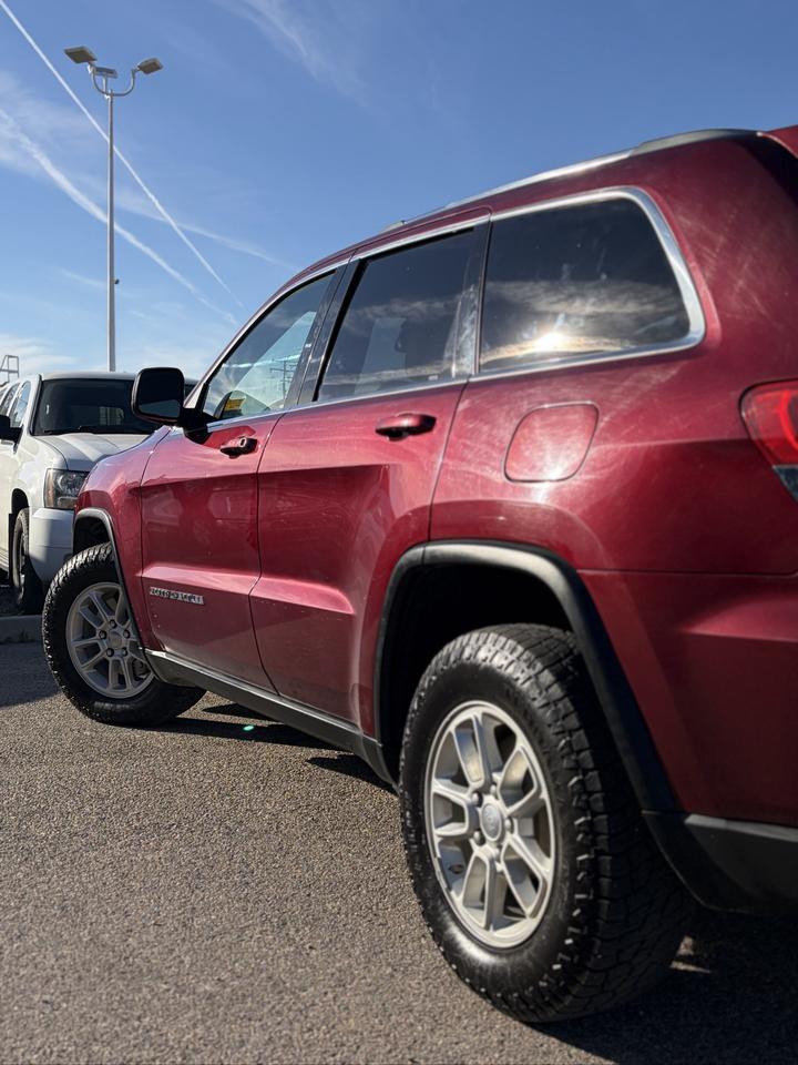 2018 Jeep Grand Cherokee Laredo Photo