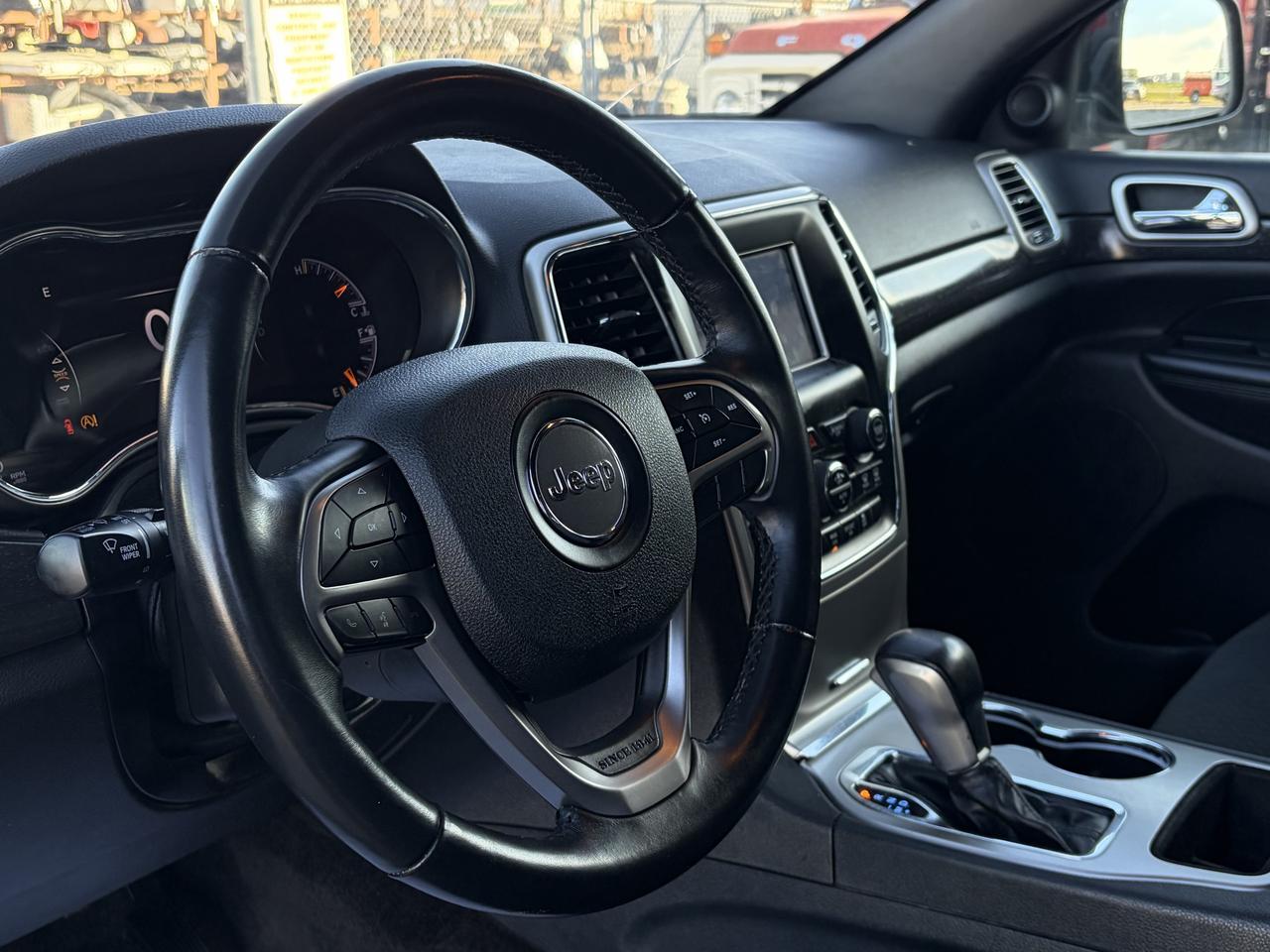 2018 Jeep Grand Cherokee Laredo - Photo #9