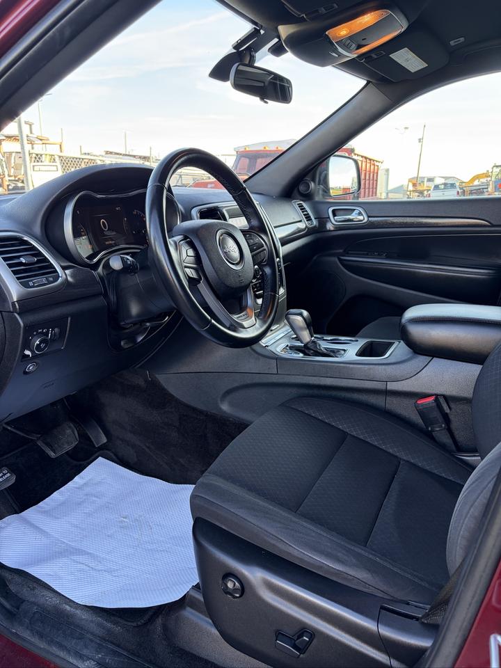 2018 Jeep Grand Cherokee Laredo - Photo #10