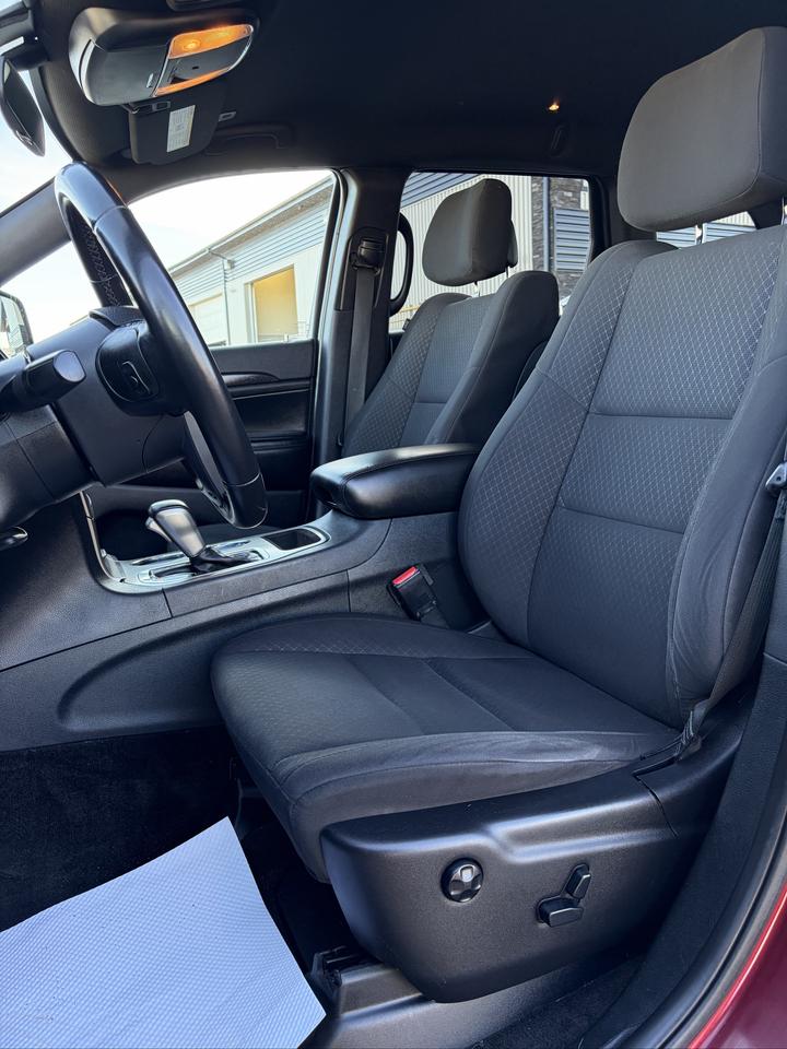 2018 Jeep Grand Cherokee Laredo Photo