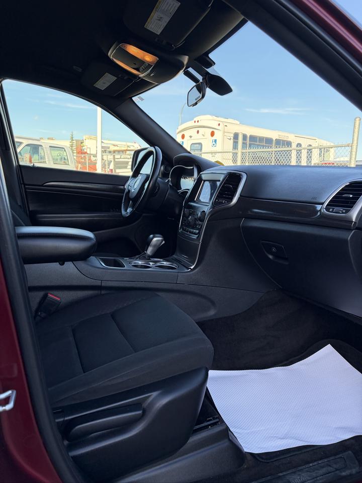 2018 Jeep Grand Cherokee Laredo - Photo #14