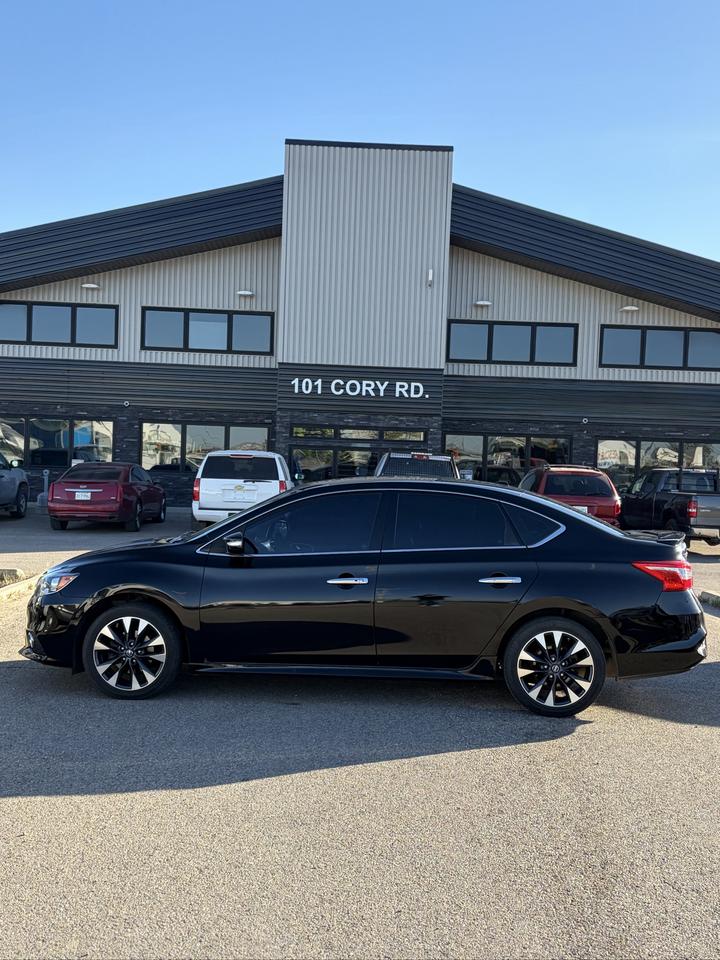2016 Nissan Sentra SR Photo