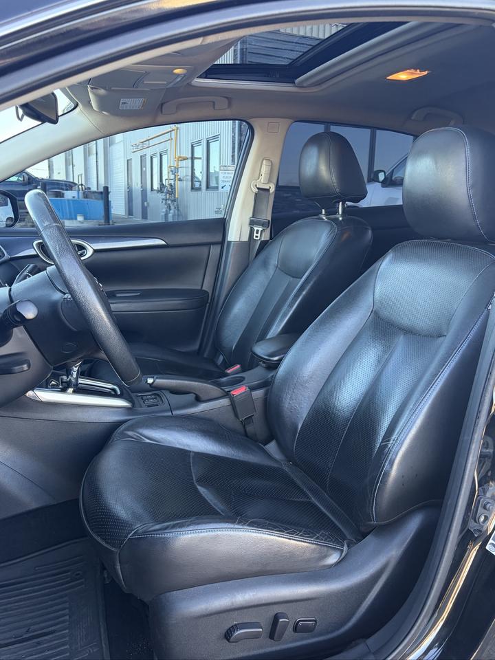 2016 Nissan Sentra SR Photo