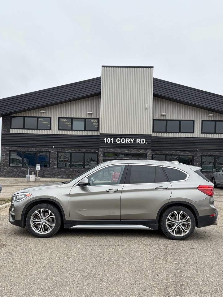 2017 BMW X1 xDrive28i - Photo #5