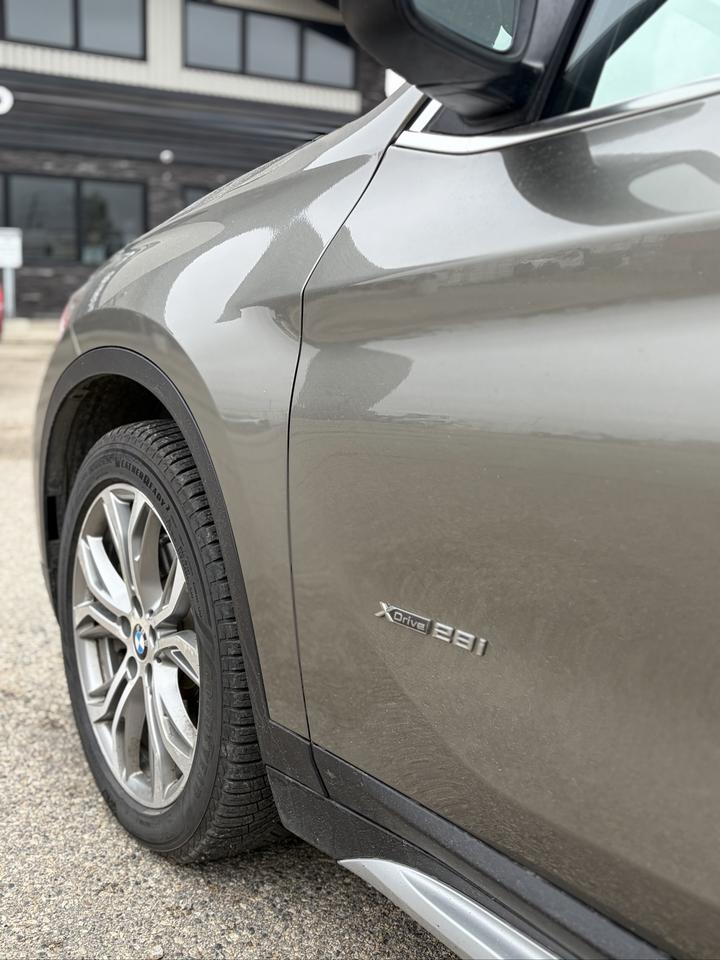 2017 BMW X1 xDrive28i Photo