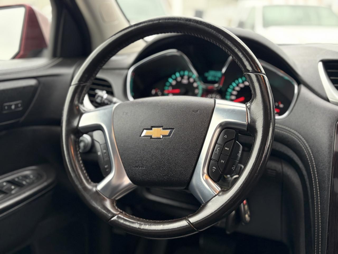 2017 Chevrolet Traverse LT - Photo #11