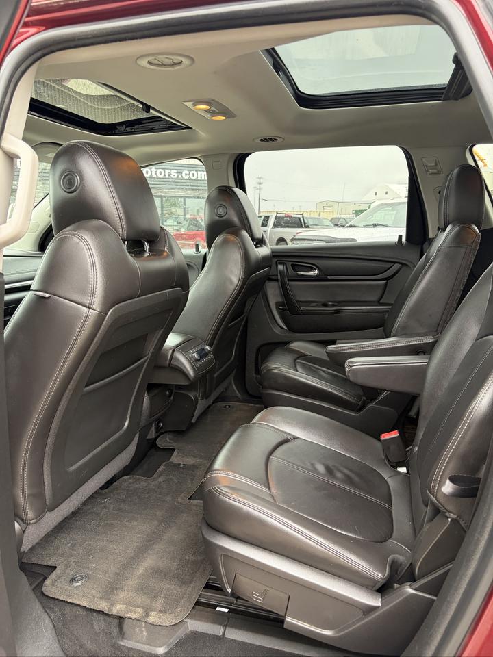 2017 Chevrolet Traverse LT - Photo #14