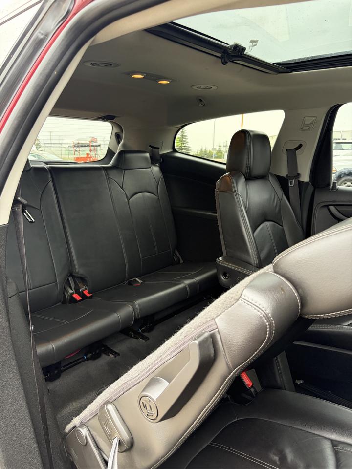2017 Chevrolet Traverse LT - Photo #15
