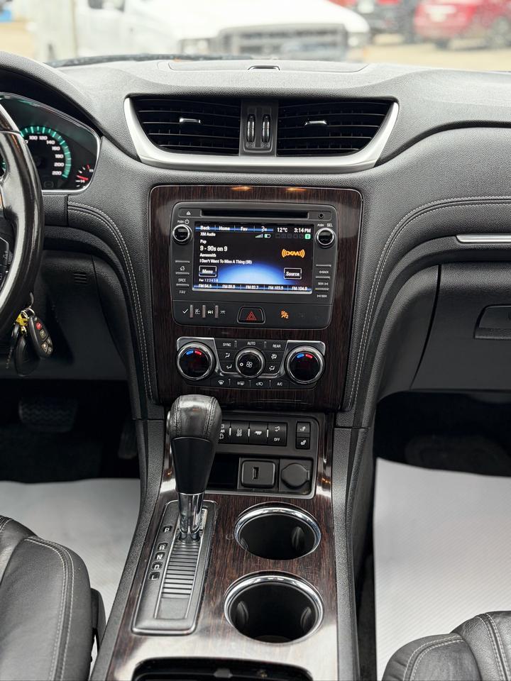 2017 Chevrolet Traverse LT Photo