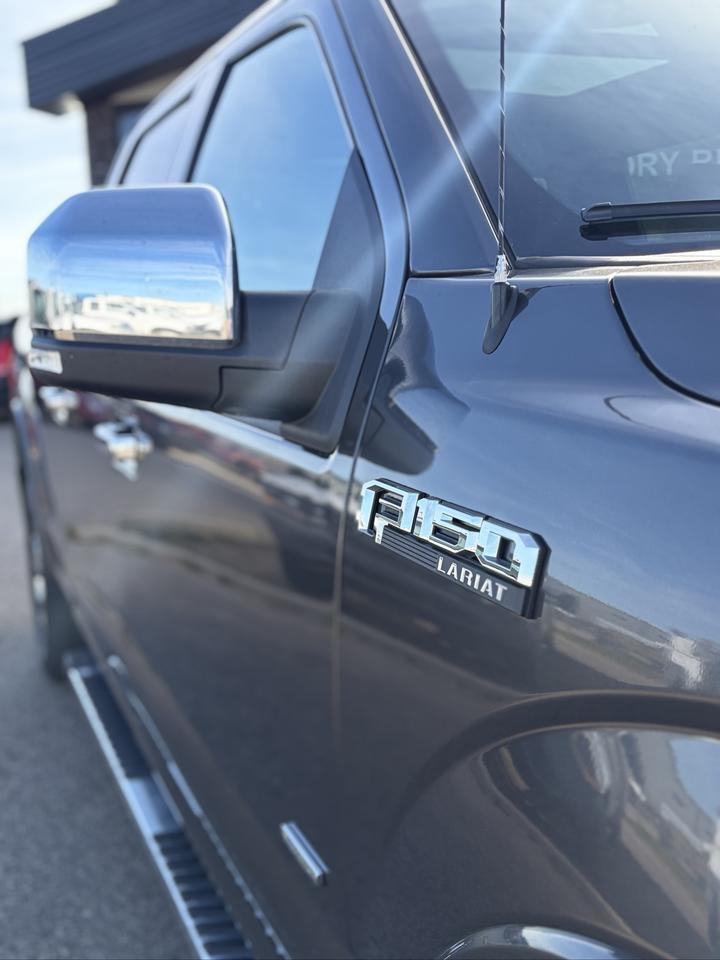 2015 Ford F-150 Lariat Photo