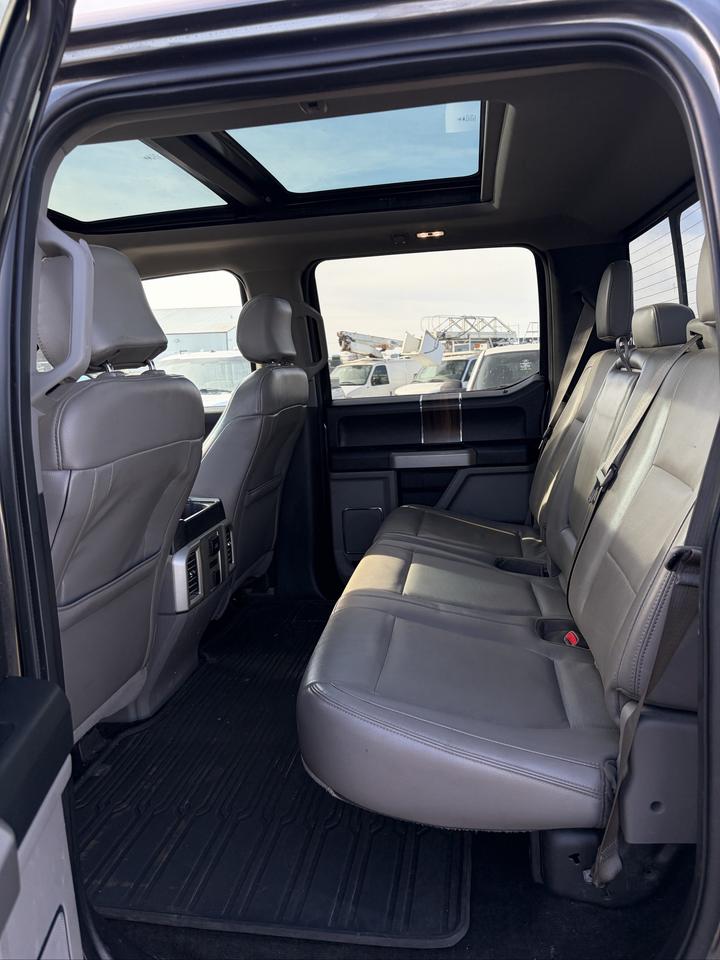 2015 Ford F-150 Lariat Photo