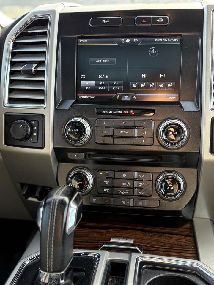 2015 Ford F-150 Lariat - Photo #16