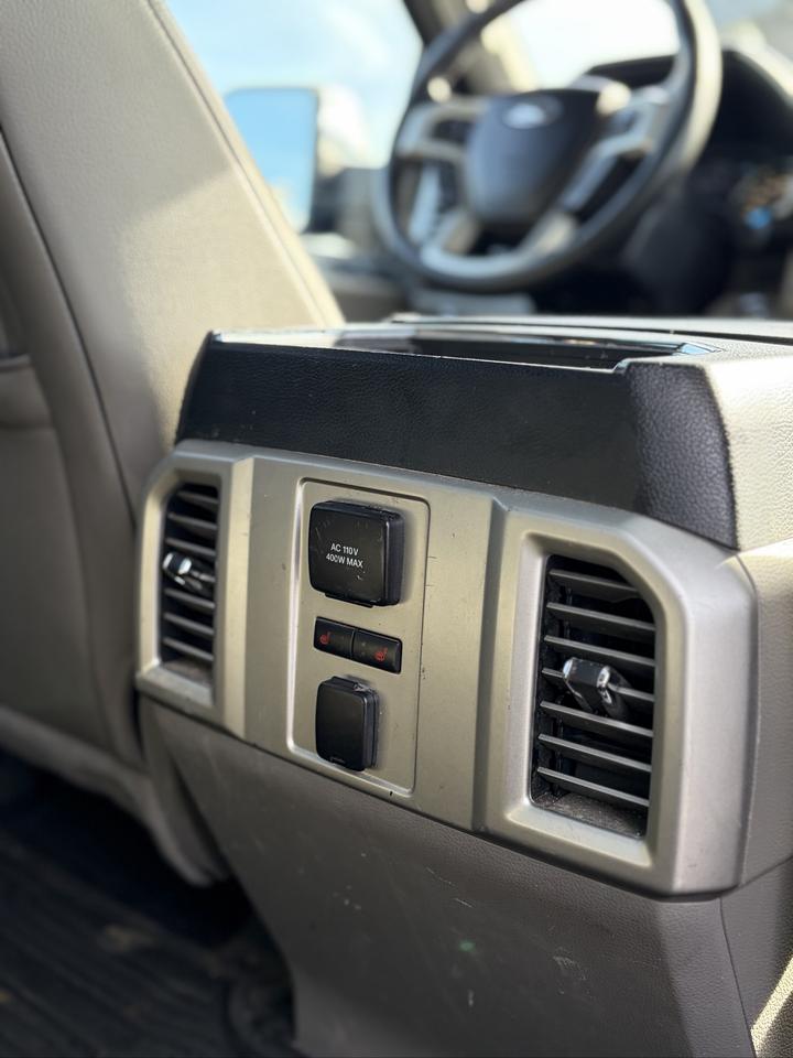 2015 Ford F-150 Lariat Photo