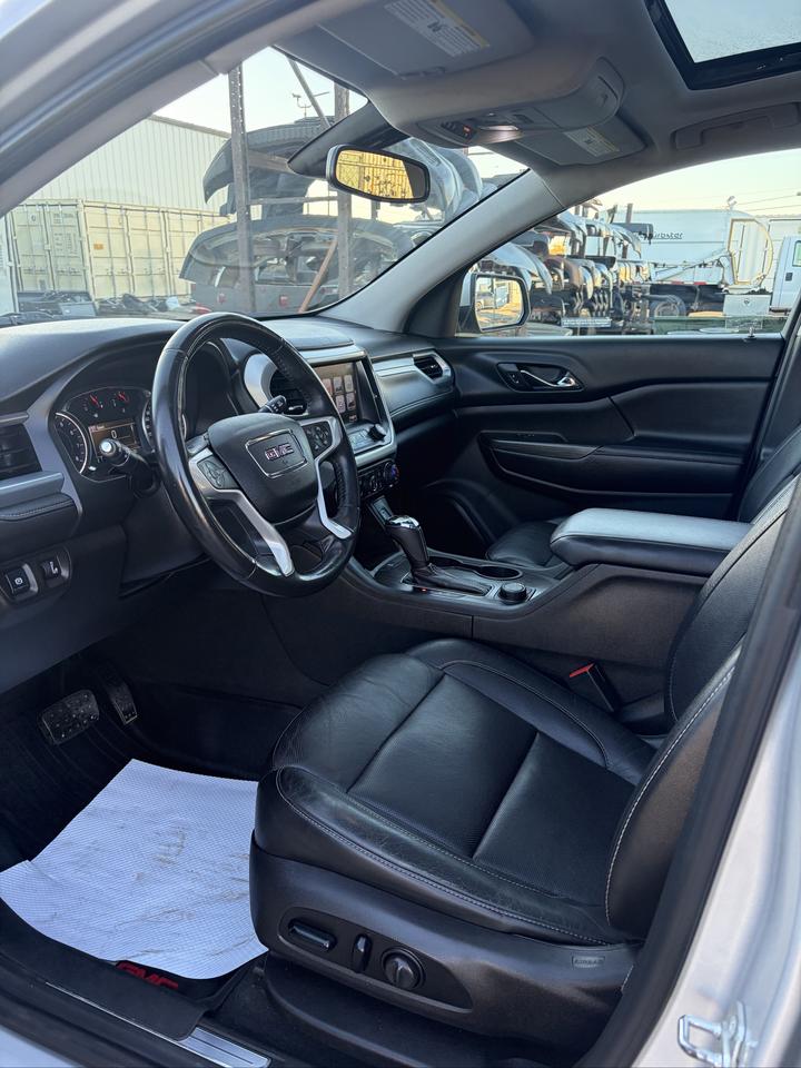 2018 GMC Acadia SLT Photo