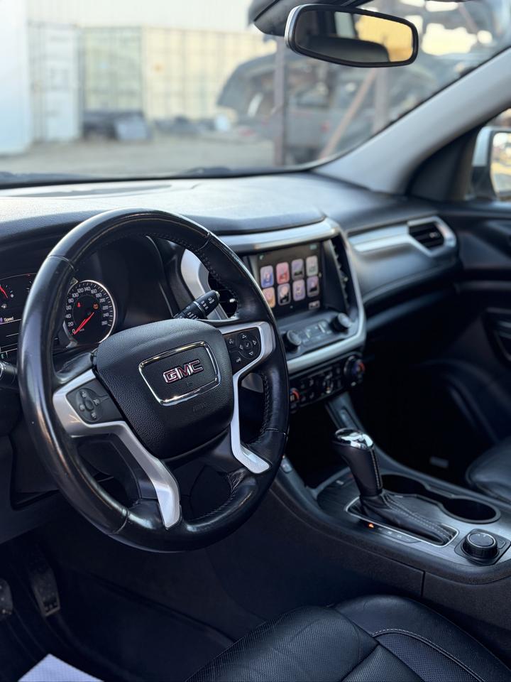 2018 GMC Acadia SLT Photo