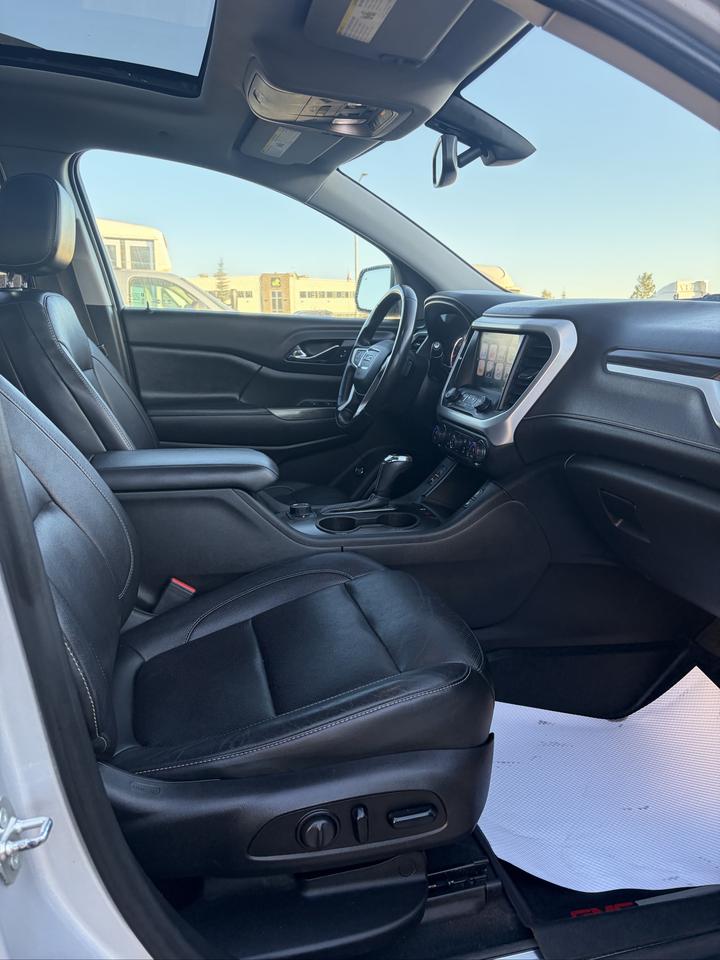 2018 GMC Acadia SLT Photo