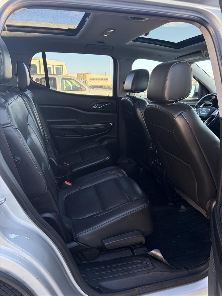 2018 GMC Acadia SLT - Photo #15