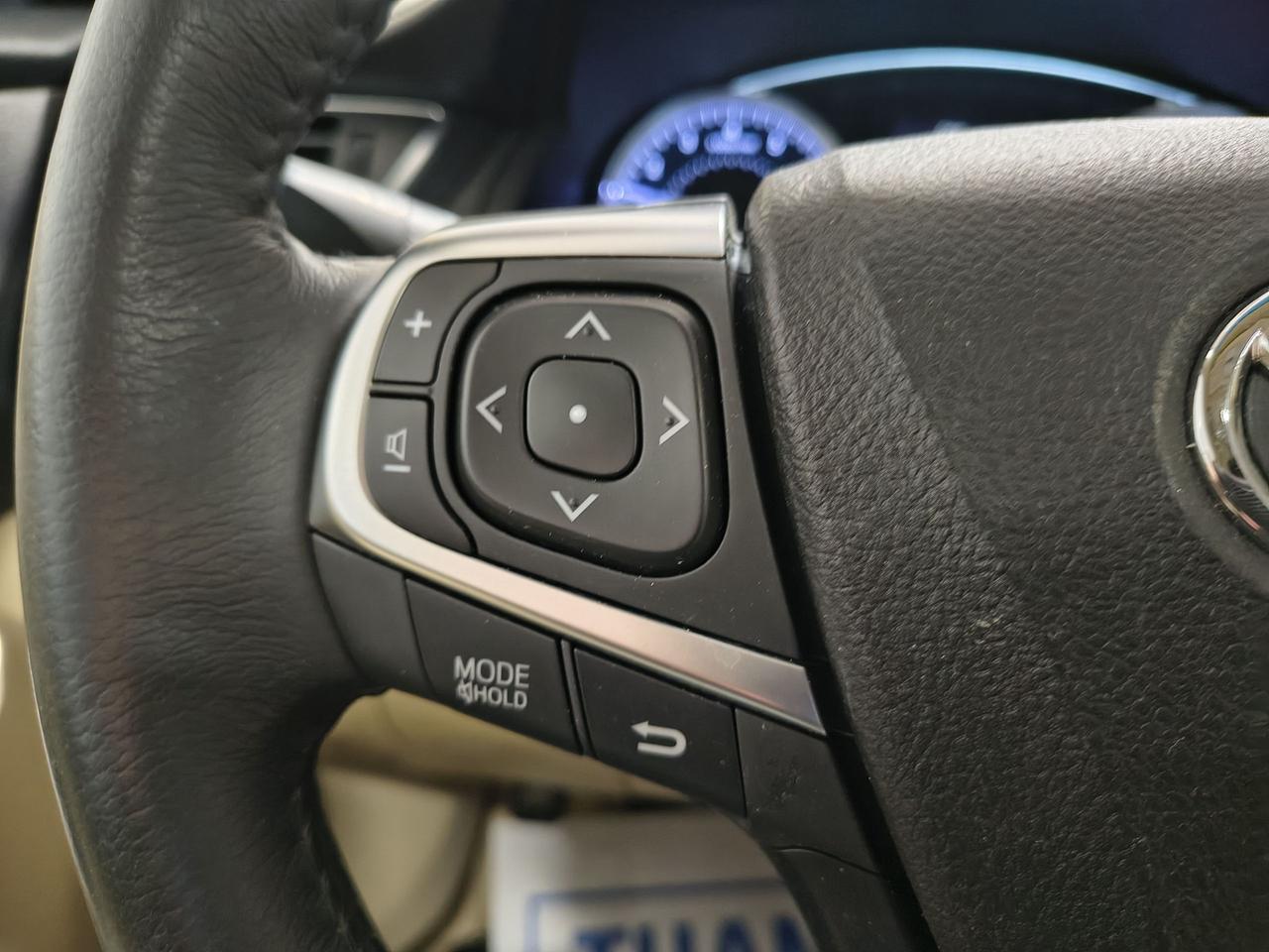 2017 Toyota Camry XLE Photo0