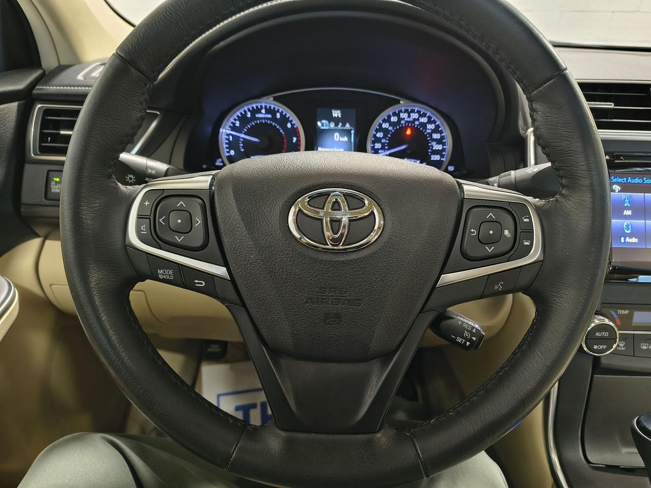 2017 Toyota Camry XLE Photo0