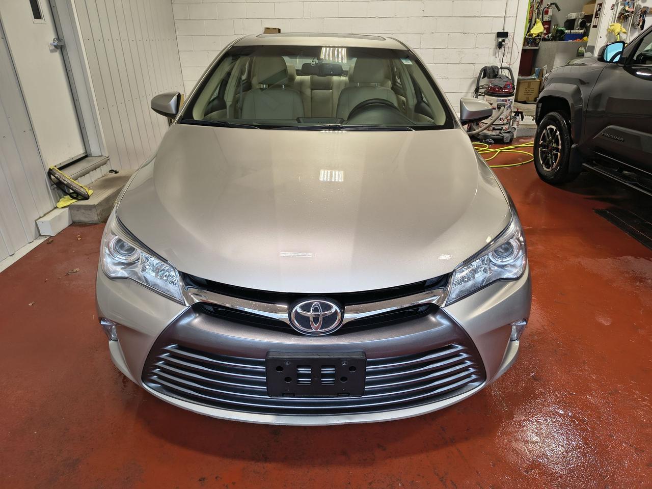 2017 Toyota Camry XLE Photo