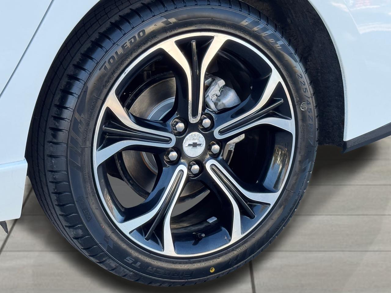 2019 Chevrolet Cruze LT+ONE OWNER+CLEAN CARFAX *LOW KMS* Photo