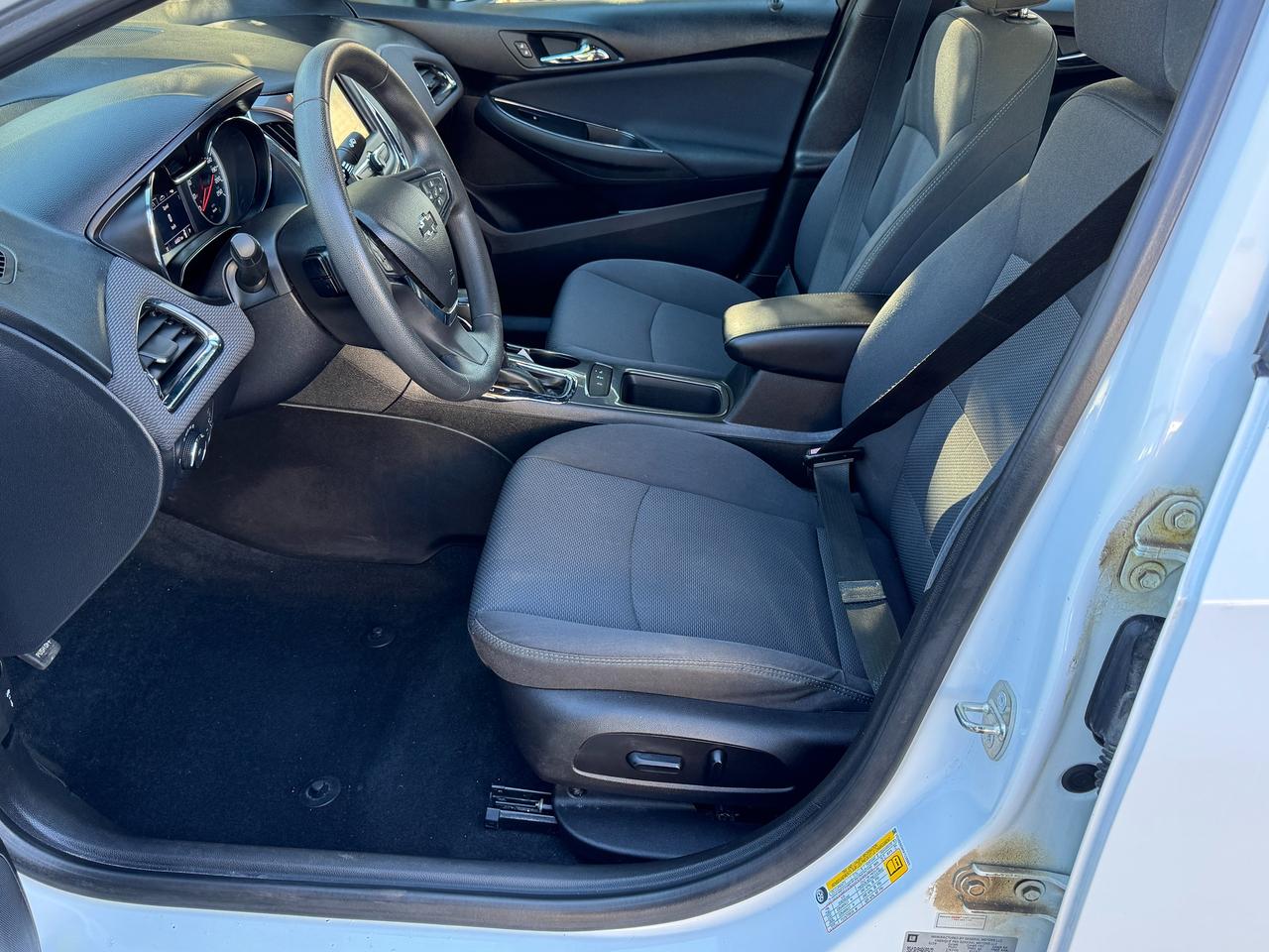 2019 Chevrolet Cruze LT+ONE OWNER+CLEAN CARFAX *LOW KMS* Photo