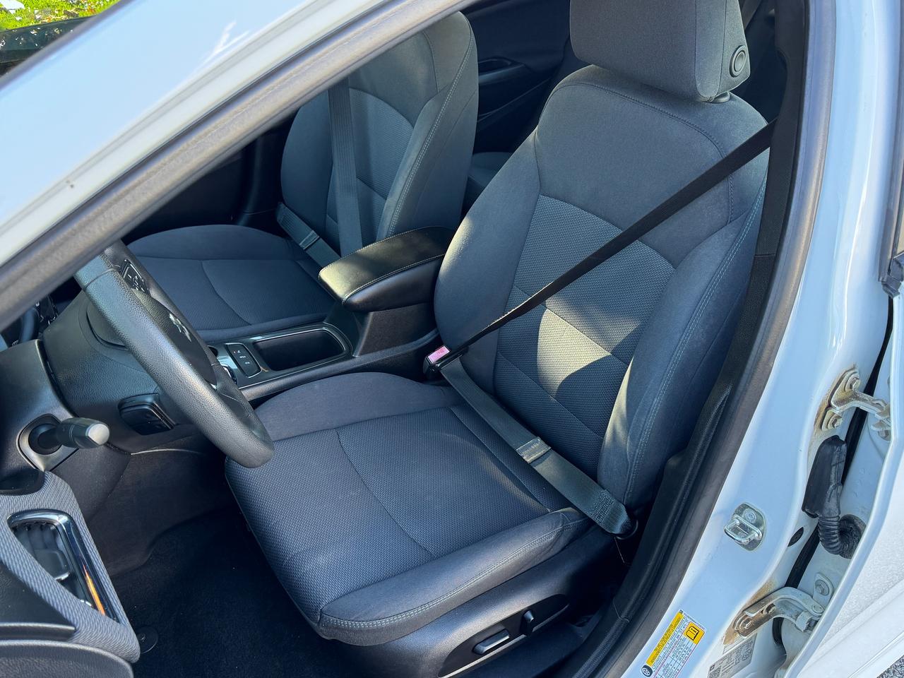 2019 Chevrolet Cruze LT+ONE OWNER+CLEAN CARFAX *LOW KMS* Photo
