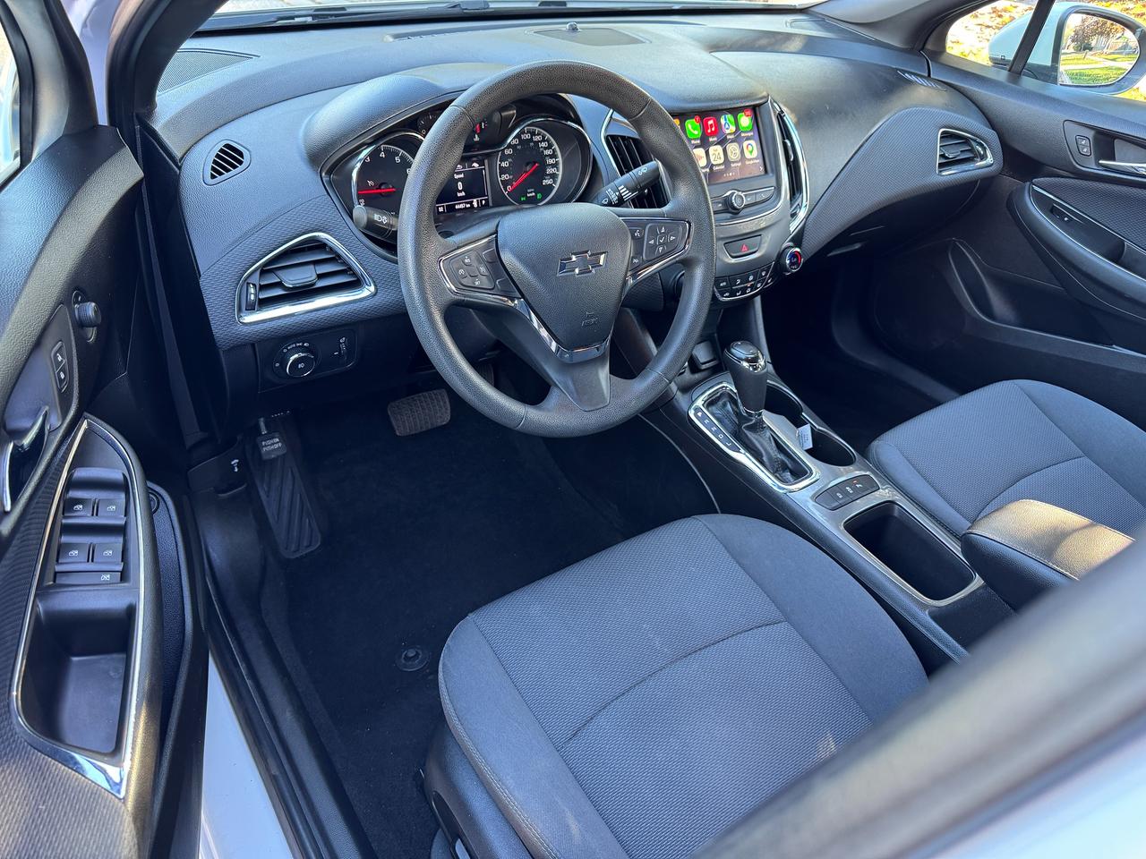 2019 Chevrolet Cruze LT+ONE OWNER+CLEAN CARFAX *LOW KMS* Photo