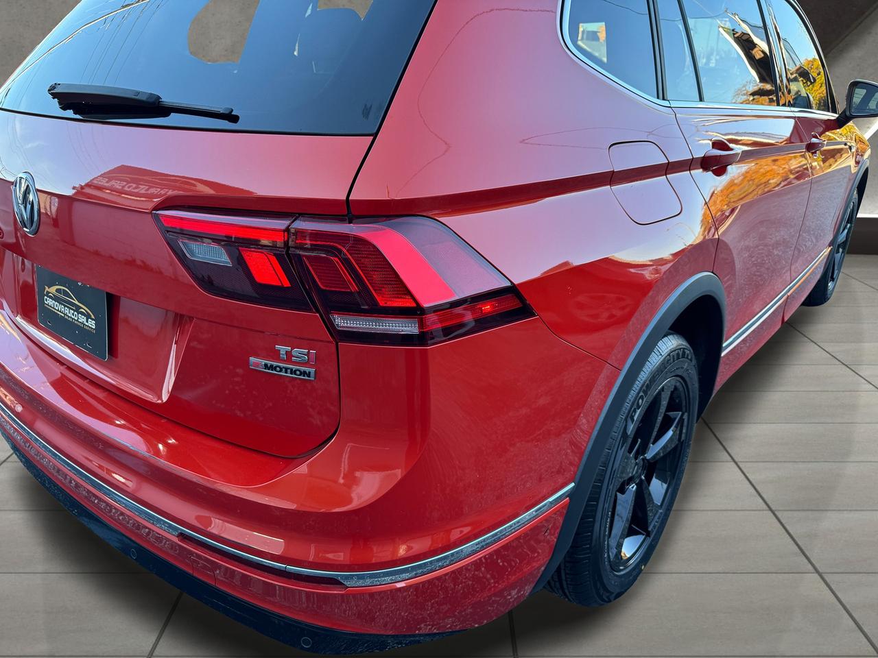 2018 Volkswagen Tiguan Highline R-LINE 4MOTION+CLEAN CARFAX Photo