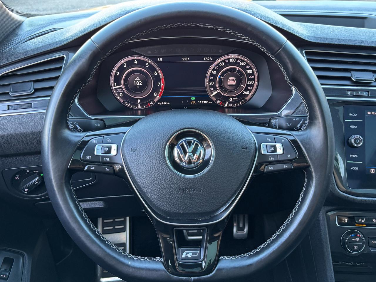 2018 Volkswagen Tiguan Highline R-LINE 4MOTION+CLEAN CARFAX Photo