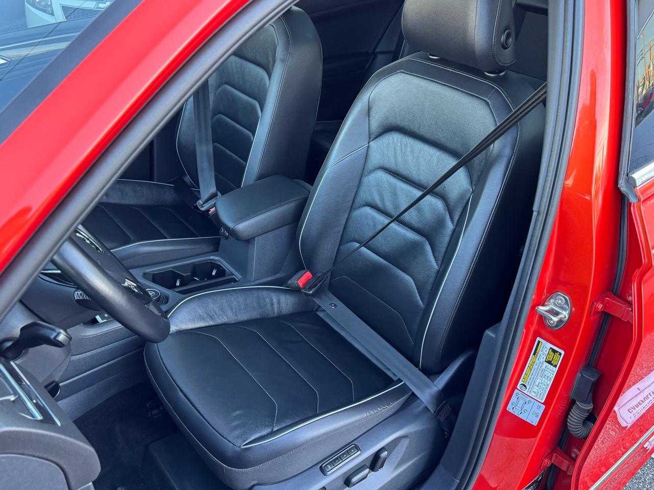 2018 Volkswagen Tiguan Highline R-LINE 4MOTION+CLEAN CARFAX Photo