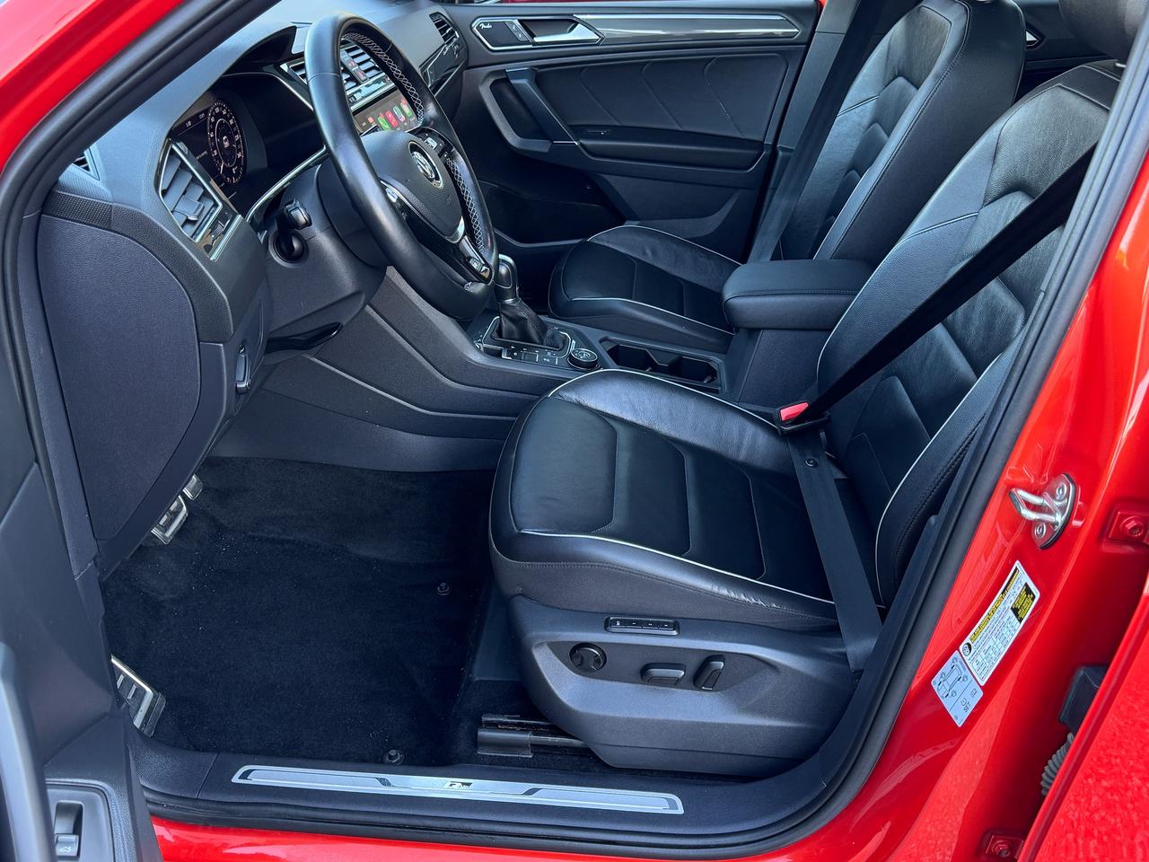 2018 Volkswagen Tiguan Highline R-LINE 4MOTION+CLEAN CARFAX Photo
