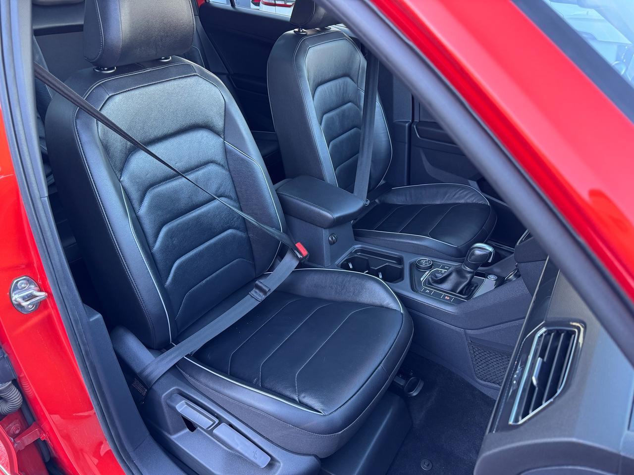 2018 Volkswagen Tiguan Highline R-LINE 4MOTION+CLEAN CARFAX Photo