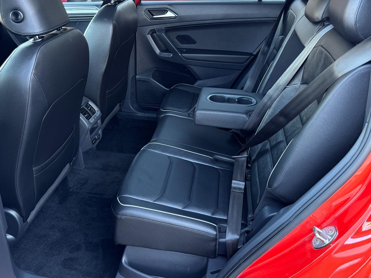 2018 Volkswagen Tiguan Highline R-LINE 4MOTION+CLEAN CARFAX Photo