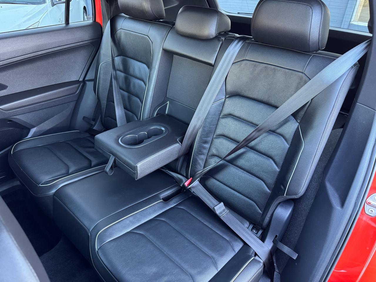 2018 Volkswagen Tiguan Highline R-LINE 4MOTION+CLEAN CARFAX Photo