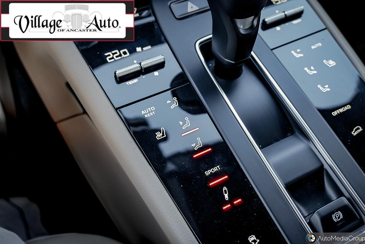 2022 Porsche Macan S AWD - Photo #24