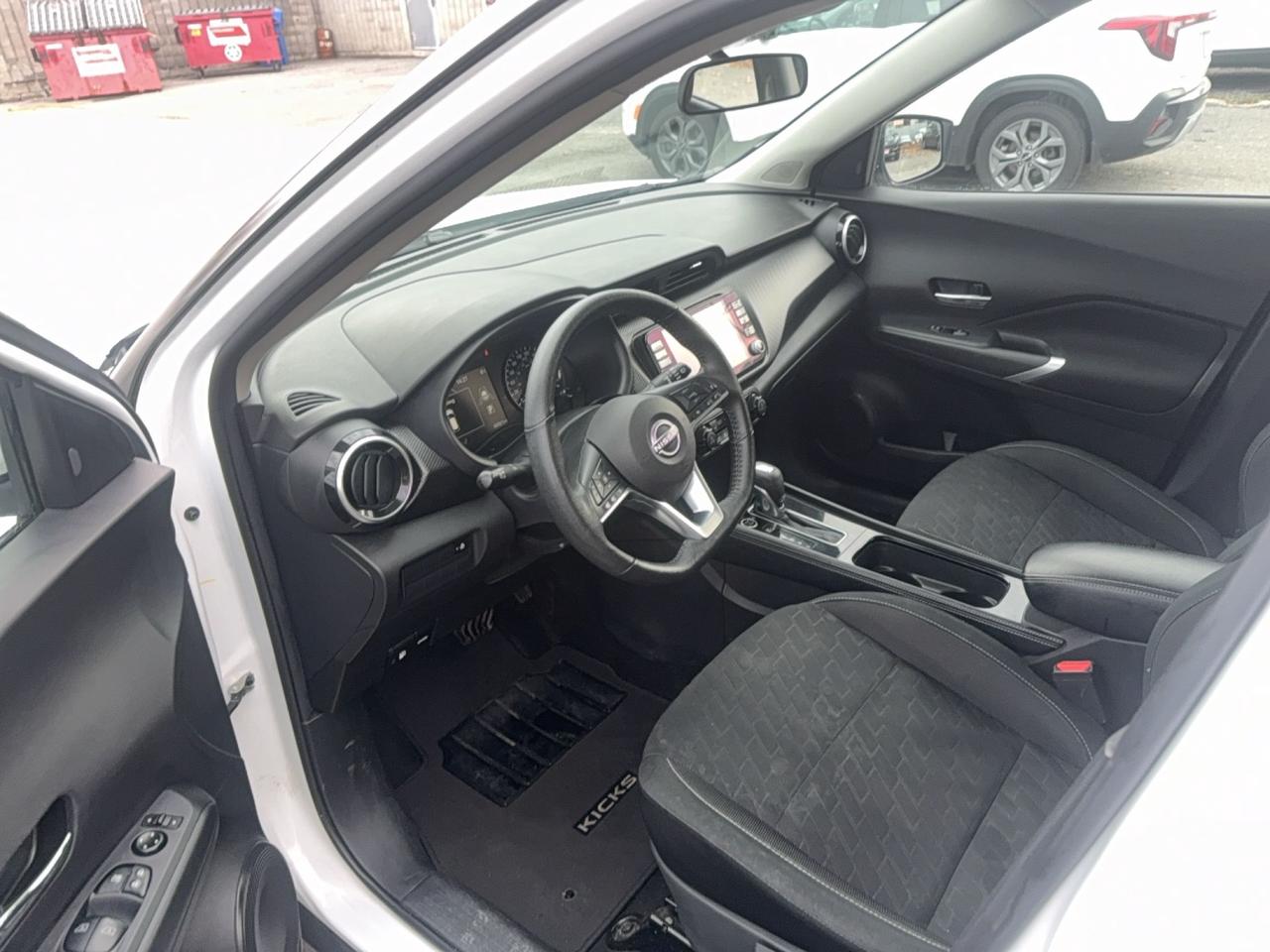 2025 Nissan Kicks Play SV