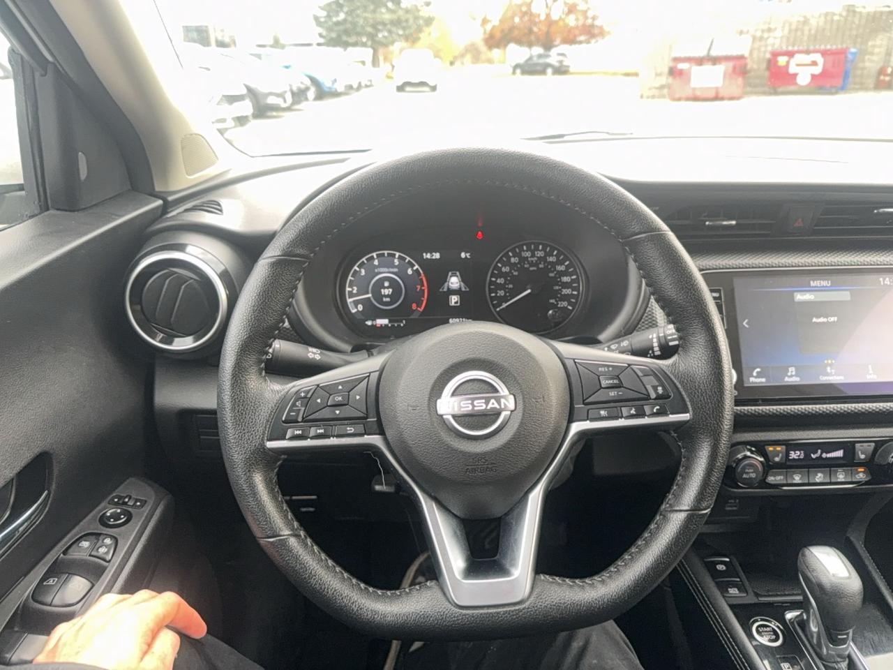 2025 Nissan Kicks Play SV
